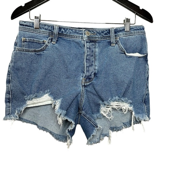 Hollister Distressed Denim Shorts Size 31 - Picture 1 of 8